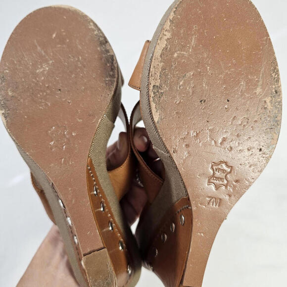 Michael Kors Benny Flip-Flop Wedge Sandal Size 7 M Brown Gold Studded - Picture 8 of 10